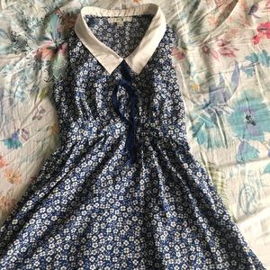vintage daisy blue dress